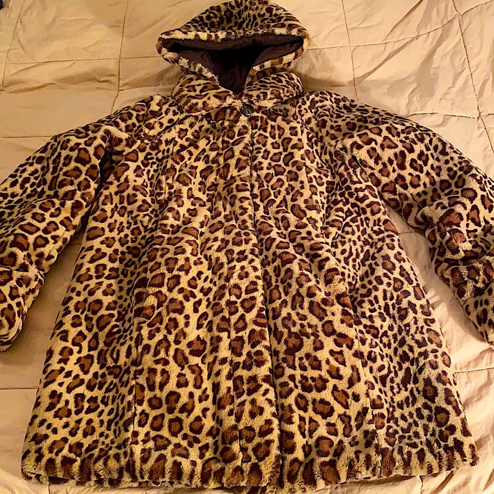 Leopard print faux fur reversible small detachable reversible hood